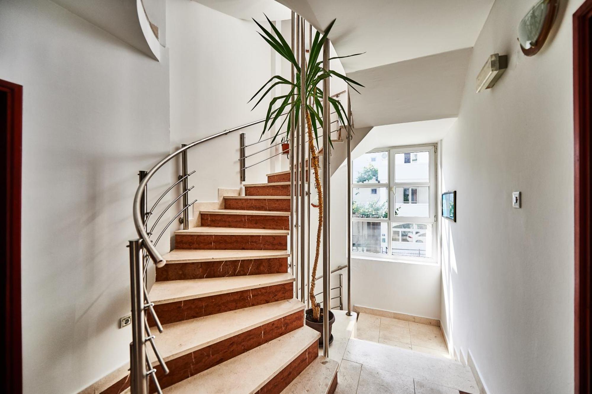 Family Apartments Mont בודווה מראה חיצוני תמונה
