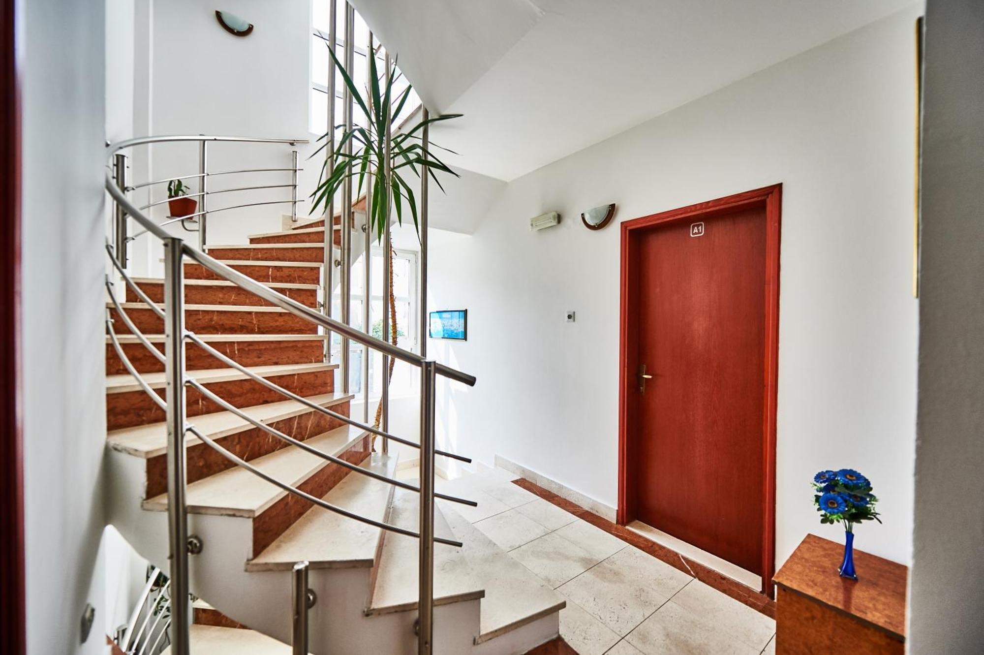 Family Apartments Mont בודווה מראה חיצוני תמונה