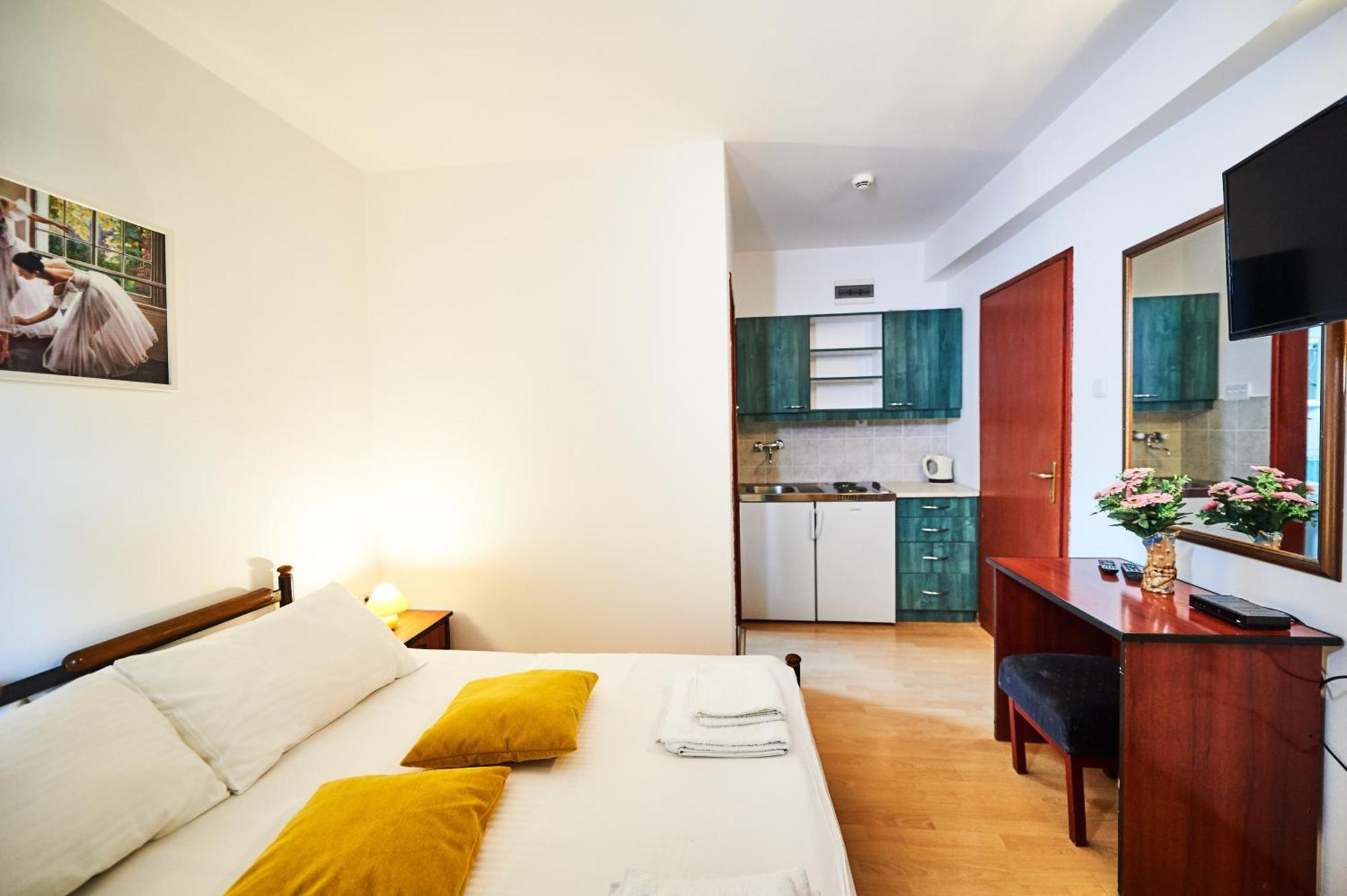 Family Apartments Mont בודווה מראה חיצוני תמונה