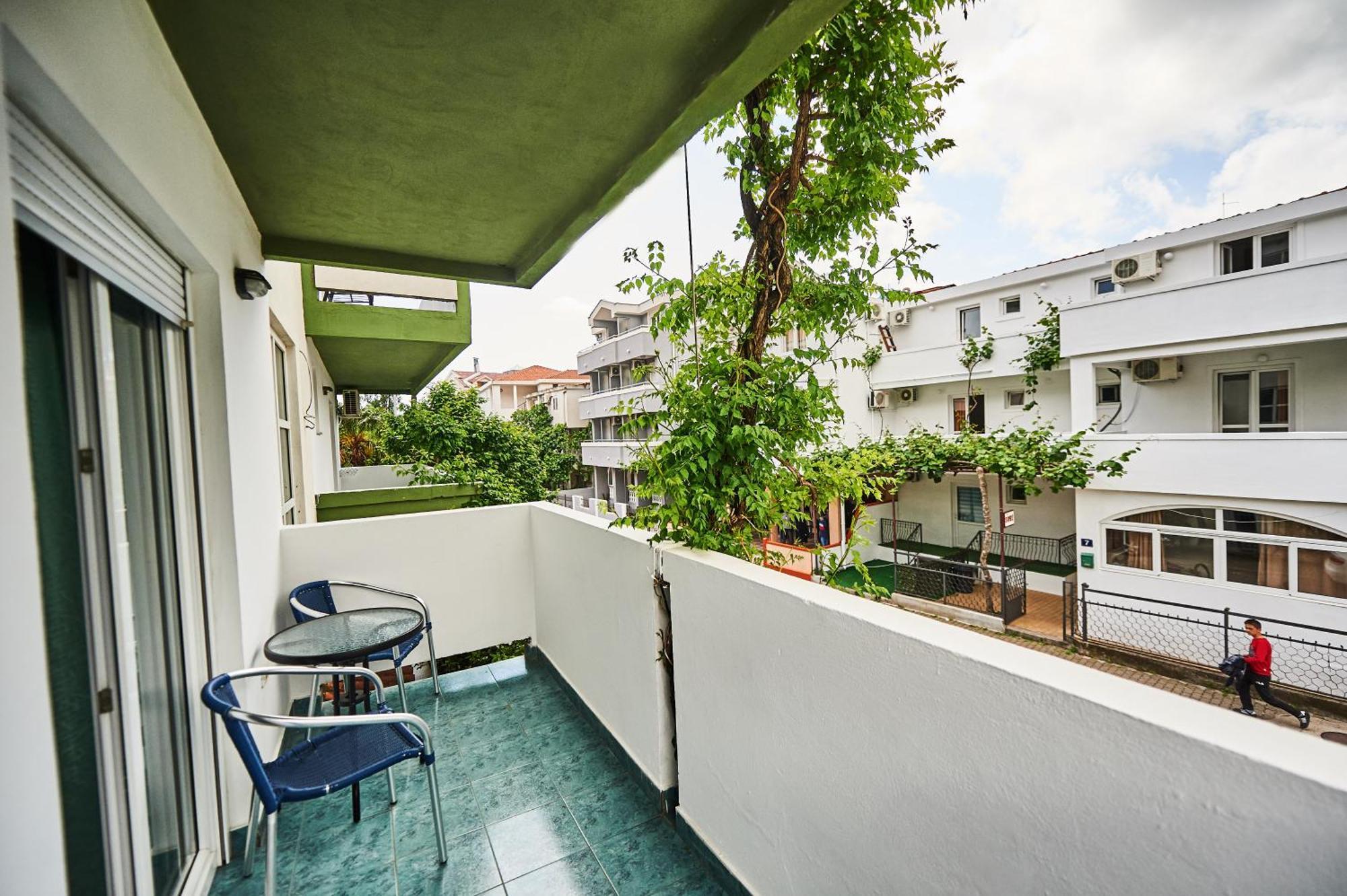 Family Apartments Mont בודווה מראה חיצוני תמונה