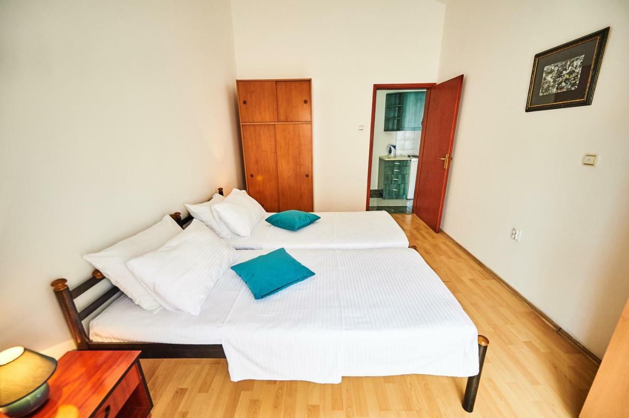 Family Apartments Mont בודווה מראה חיצוני תמונה