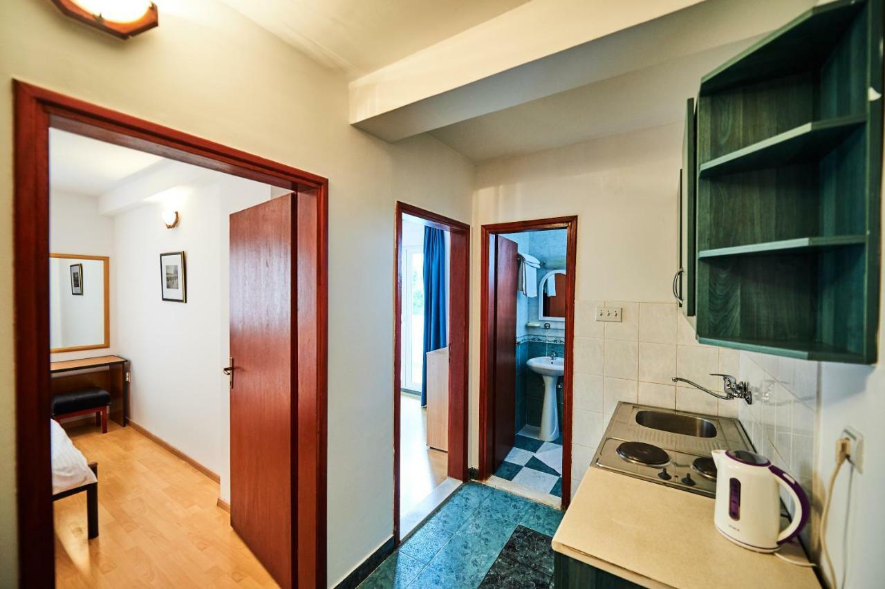Family Apartments Mont בודווה מראה חיצוני תמונה