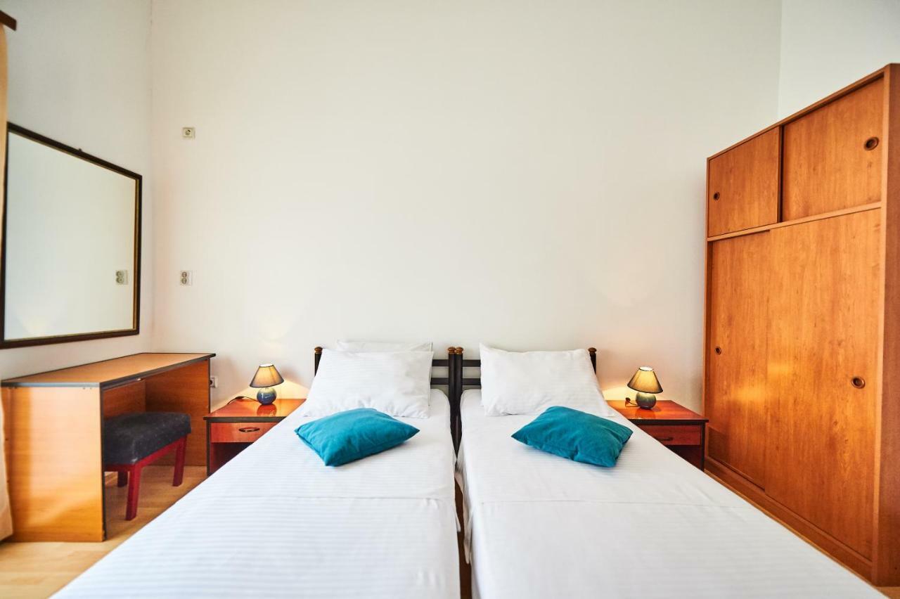 Family Apartments Mont בודווה מראה חיצוני תמונה