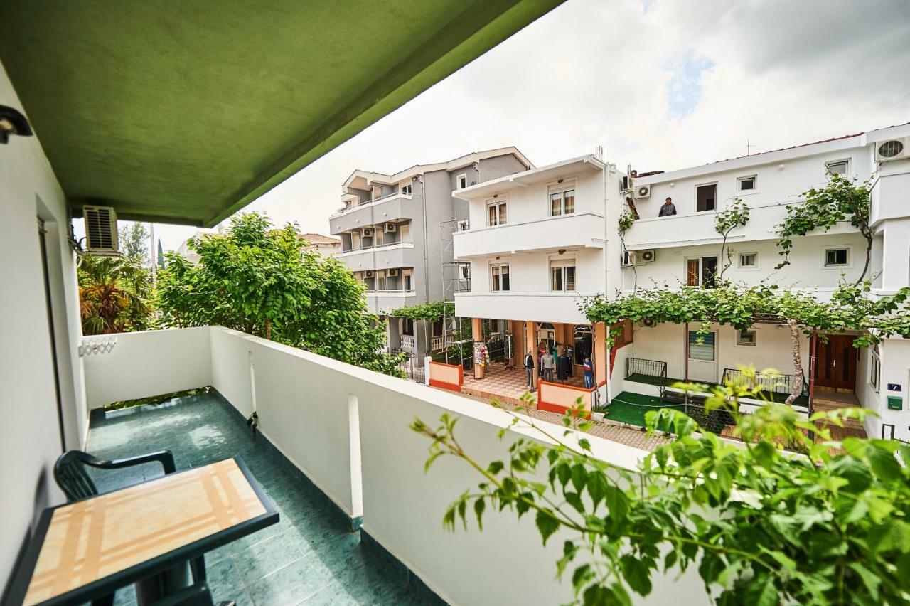 Family Apartments Mont בודווה מראה חיצוני תמונה